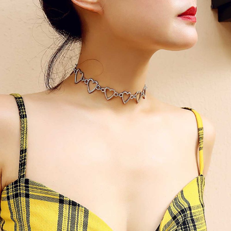 Naszyjnik Typu Choker Girl Women Hollowed Heart Shape Retro Trwały Łańcuszek Na Szyję Ze Stopu