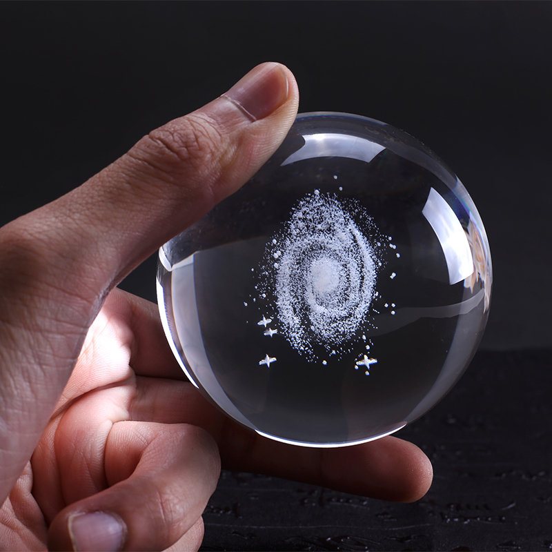 6cm Grawerowane Laserowo 3d Galaxy Crystal Ball Szkło Kwarcowe Akcesoria Domowe Astronomia Miniatury Prezenty