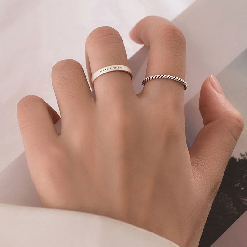 S925 Sterling Silver Letter Ring Kobieta Design Sense Ins Simple Fashion Palec Wskazujący