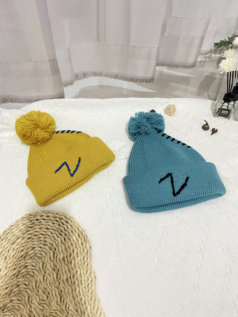 Unisex Dzianiny Kontrastowe Plecione Szwy Z Wzór W Litery Ochrona Uszu Zaciskanie Moda Ciepło Czapka Beanie Bez Rondla