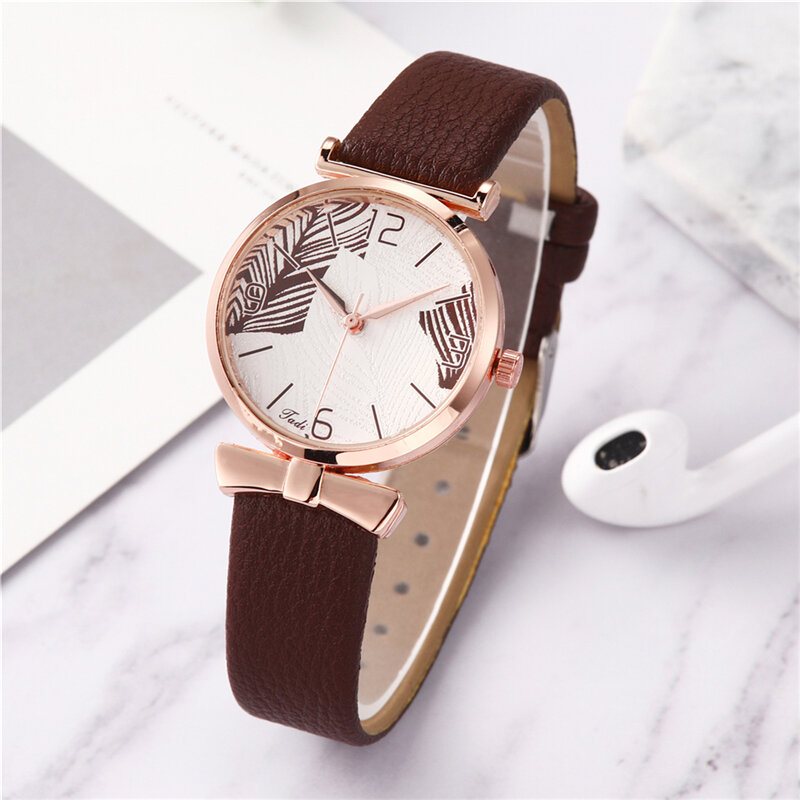 Śmieszne Modne Zegarki Damskie Wzór Drzewa Dial Rose Gold Alloy Case Skórzany Pasek Zegarek Kwarcowy