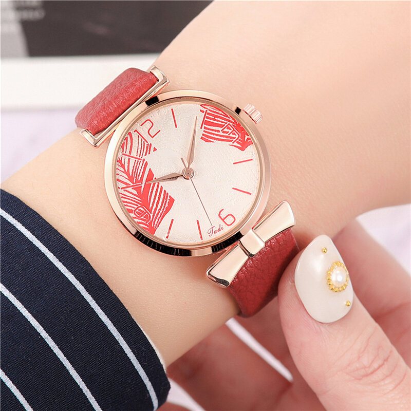 Śmieszne Modne Zegarki Damskie Wzór Drzewa Dial Rose Gold Alloy Case Skórzany Pasek Zegarek Kwarcowy