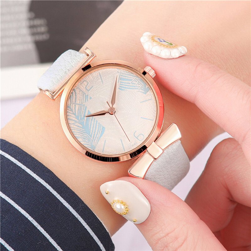 Śmieszne Modne Zegarki Damskie Wzór Drzewa Dial Rose Gold Alloy Case Skórzany Pasek Zegarek Kwarcowy